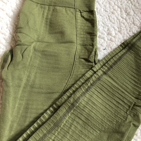 NEW! Army Green Energy Seamless Leggings - Picture 6 of 8
